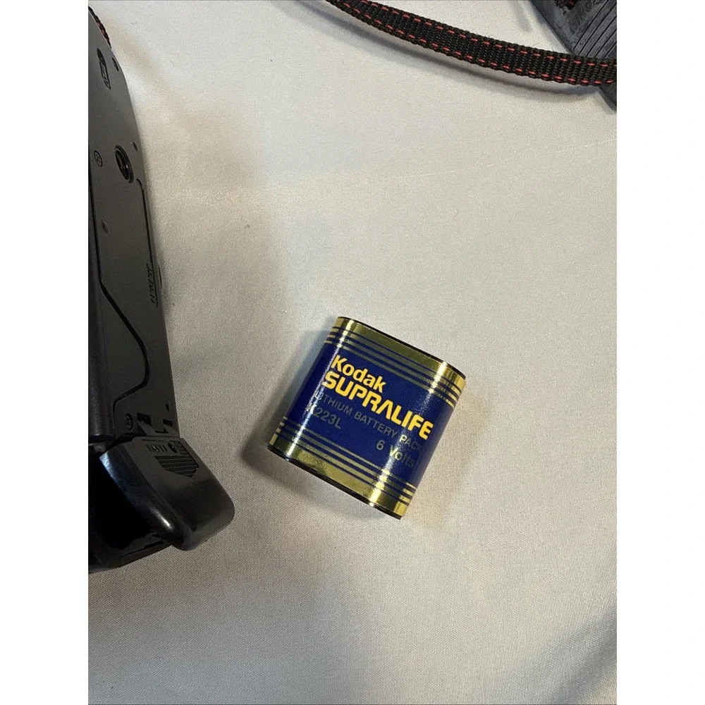 Nikon Camera One Touch 35mm f/2.8 Point & Shoot Film For Parts Or Repair